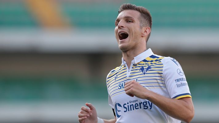 VERONA, ITALY - JUNE 23: Darko Lazovic of Hellas Verona reacts during the Serie A match between Hellas Verona and SSC Napoli at Stadio Marcantonio Bentegodi on June 23, 2020 in Verona, Italy. (Photo by Emilio Andreoli/Getty Images) VERONA, ITALY - JUNE 23: Darko Lazovic of Hellas Verona reacts during the Serie A match between Hellas Verona and SSC Napoli at Stadio Marcantonio Bentegodi on June 23, 2020 in Verona, Italy. (Photo by Emilio Andreoli/Getty Images)