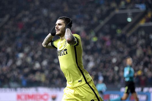 UDINE, ITALY - DECEMBER 12: Mauro Icardi of FC Internazionale Milano celebrates after scoring a goal during the Serie A match betweeen Udinese Calcio and FC Internazionale Milano at Stadio Friuli on December 12, 2015 in Udine, Italy. (Photo by Gabriele Maltinti/Getty Images) UDINE, ITALY - DECEMBER 12: Mauro Icardi of FC Internazionale Milano celebrates after scoring a goal during the Serie A match betweeen Udinese Calcio and FC Internazionale Milano at Stadio Friuli on December 12, 2015 in Udine, Italy. (Photo by Gabriele Maltinti/Getty Images)