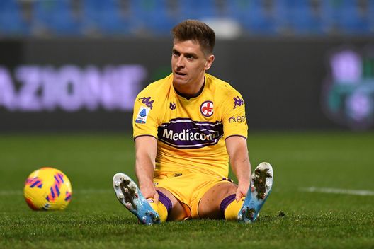  REGGIO NELL'EMILIA, ITALY - FEBRUARY 26:Krzysztof Piatek of ACF Fiorentina reacts during the Serie A match between US Sassuolo and ACF Fiorentina at Mapei Stadium - Citta' del Tricolore on February 26, 2022 in Reggio nell'Emilia, Italy. (Photo by Alessandro Sabattini/Getty Images) 