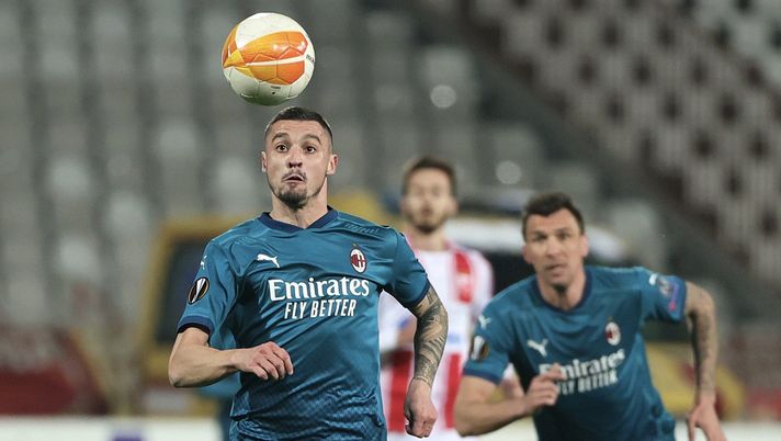 Rade Krunic (centrocampista AC Milan), qui durante Stella Rossa-Milan (Europa League 2020-2021) | News (Getty Images) 