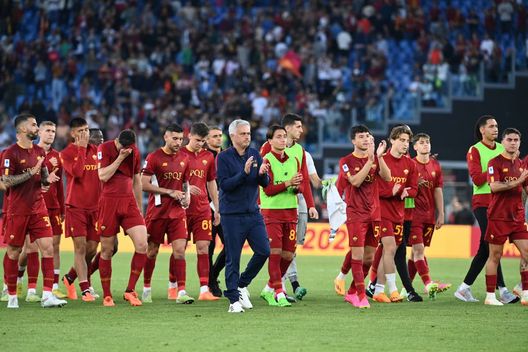 Sabatini: “Mourinho, liaison incredibile col pubblico della Roma. A che scopo lasciare?”- immagine 2