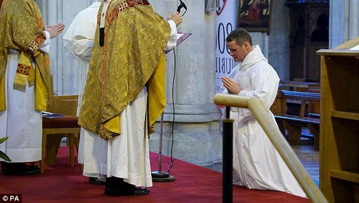 Mulryne, dal verde dell’Old Trafford alla Messa domenicale: da calciatore a sacerdote Mulryne, dal verde dell’Old Trafford alla Messa domenicale: da calciatore a sacerdote - immagine 1