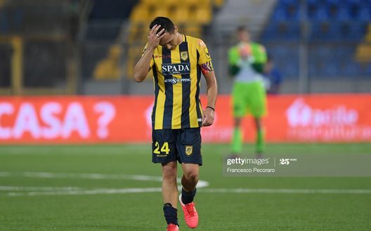 CASTELLAMMARE DI STABIA, ITALY - JULY 10: Alessandro Mastalli of SS Juve Stabia stands disappointed during the serie B match between SS Juve Stabia and Virtus Entella at Romeo Menti stadium on July 10, 2020 in Castellammare di Stabia, Italy. (Photo by Francesco Pecoraro/Getty Images for Lega Serie B) CASTELLAMMARE DI STABIA, ITALY - JULY 10: Alessandro Mastalli of SS Juve Stabia stands disappointed during the serie B match between SS Juve Stabia and Virtus Entella at Romeo Menti stadium on July 10, 2020 in Castellammare di Stabia, Italy. (Photo by Francesco Pecoraro/Getty Images for Lega Serie B)