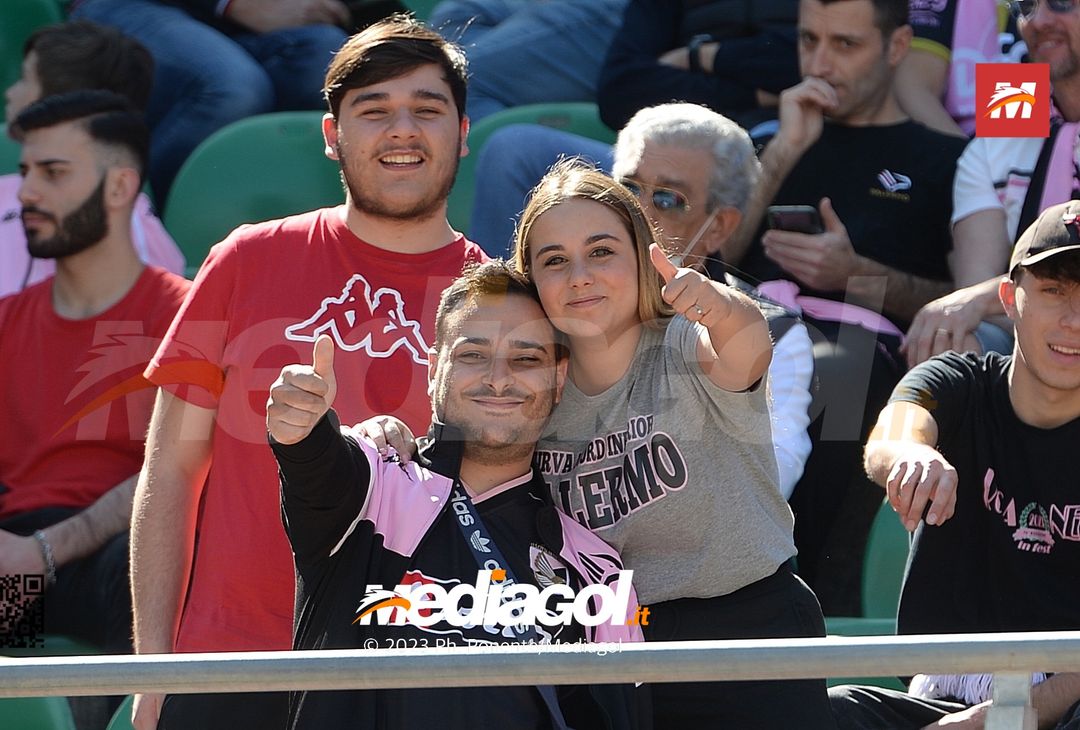 FOTOTIFO Palermo-Spal 2-1, gli scatti ai tifosi al “Renzo Barbera” (GALLERY) - immagine 27