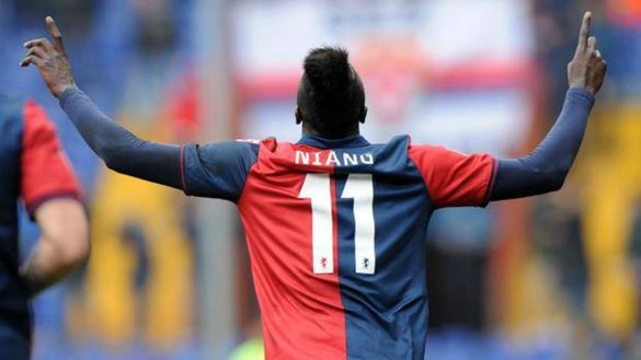 M'Baye Niang, attaccante rossonero in prestito al Genoa (Fonte foto: www.gazzetta.it) M'Baye Niang, attaccante rossonero in prestito al Genoa (Fonte foto: www.gazzetta.it)
