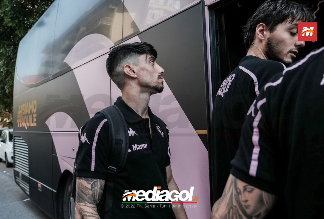 FOTO RITIRO PALERMO, Elia e le prime immagini da calciatore rosanero (Gallery) - immagine 12