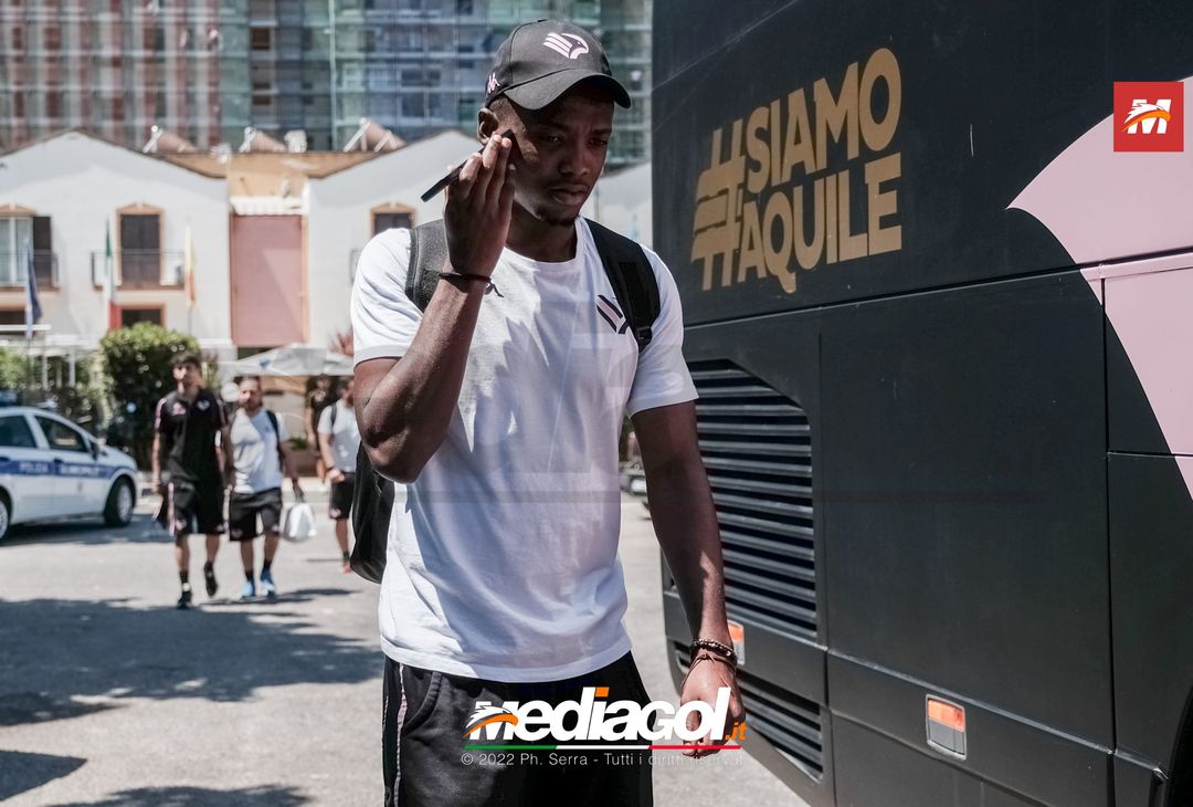 FOTO Torino-Palermo, rosanero in partenza dall’hotel (Gallery) - immagine 12