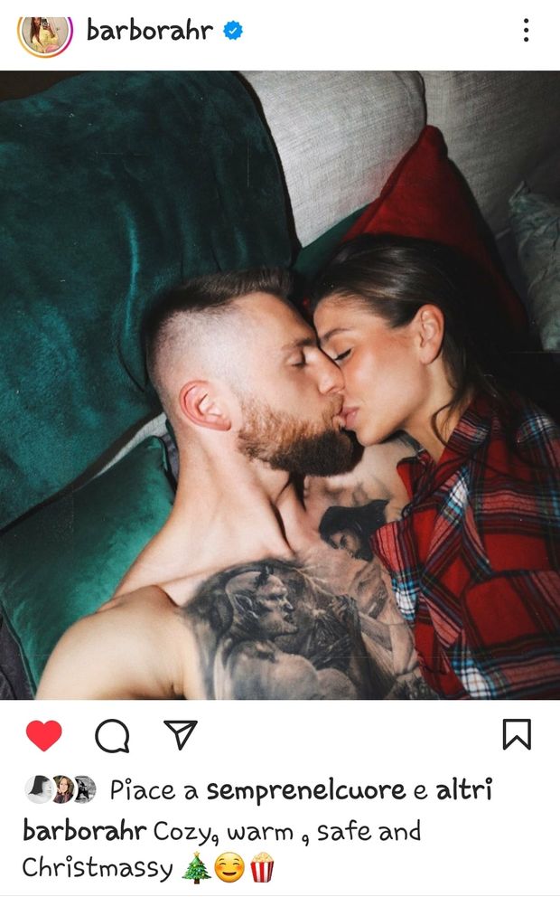 Barbora si stringe al suo Skriniar: “Accogliente e natalizio”- immagine 2