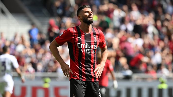 MILAN, ITALY - MAY 01: Olivier Giroud of AC Milan reacts during the Serie A match between AC Milan and ACF Fiorentina at Stadio Giuseppe Meazza on May 01, 2022 in Milan, Italy. (Photo by Claudio Villa/AC Milan via Getty Images) MILAN, ITALY - MAY 01: Olivier Giroud of AC Milan reacts during the Serie A match between AC Milan and ACF Fiorentina at Stadio Giuseppe Meazza on May 01, 2022 in Milan, Italy. (Photo by Claudio Villa/AC Milan via Getty Images)