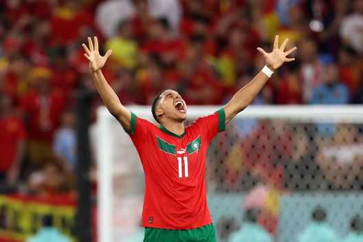 AL RAYYAN, QATAR - DECEMBER 06: Abdelhamid Sabiri of Morocco celebrates scoring the team's first penalty in the penalty shoot out during the FIFA World Cup Qatar 2022 Round of 16 match between Morocco and Spain at Education City Stadium on December 06, 2022 in Al Rayyan, Qatar. (Photo by Clive Brunskill/Getty Images) Sabiri