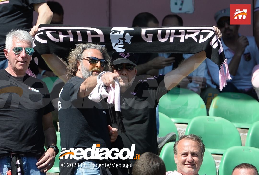 FOTOTIFO Palermo-Spal 2-1, gli scatti ai tifosi al “Renzo Barbera” (GALLERY) - immagine 5