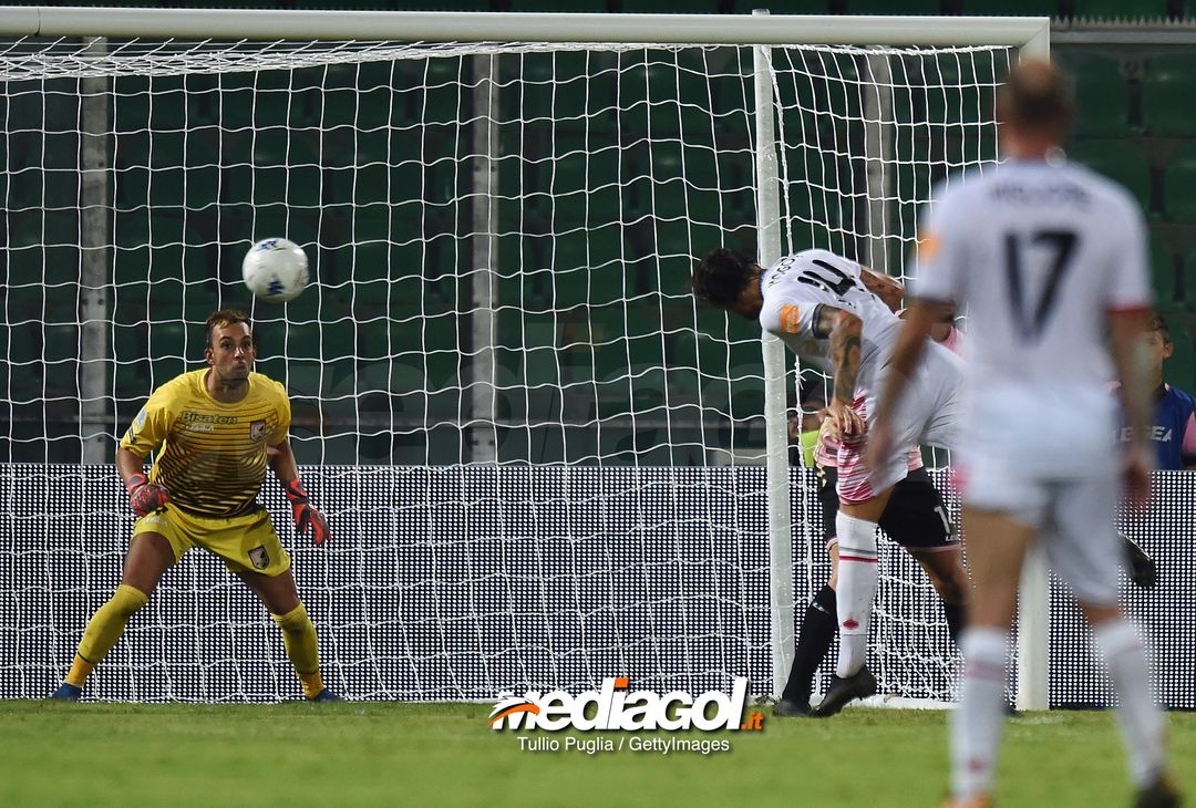 PALERMO, ITALY - AUGUST 31:  Mariano Arini of Cremonese scores his team's second goal during the Serie B match between US Citta' di Palermo and US Cremonese at Stadio Renzo Barbera on August 31, 2018 in Palermo, Italy.  (Photo by Tullio M. Puglia/Getty Images) 