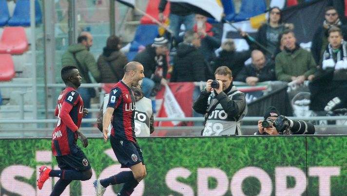 BOLOGNA, ITALY - FEBRUARY 22: Rodrigo Palacio celebrates after scoring a goal during the Serie A match between Bologna FC and Udinese Calcio at Stadio Renato Dall'Ara on February 22, 2020 in Bologna, Italy. (Photo by Mario Carlini / Iguana Press/Getty Images) BOLOGNA, ITALY - FEBRUARY 22: Rodrigo Palacio celebrates after scoring a goal during the Serie A match between Bologna FC and Udinese Calcio at Stadio Renato Dall'Ara on February 22, 2020 in Bologna, Italy. (Photo by Mario Carlini / Iguana Press/Getty Images)