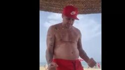 VIDEO / Vieri, ma che fai? Il ballo in spiaggia di Bobo è tutto da ridere