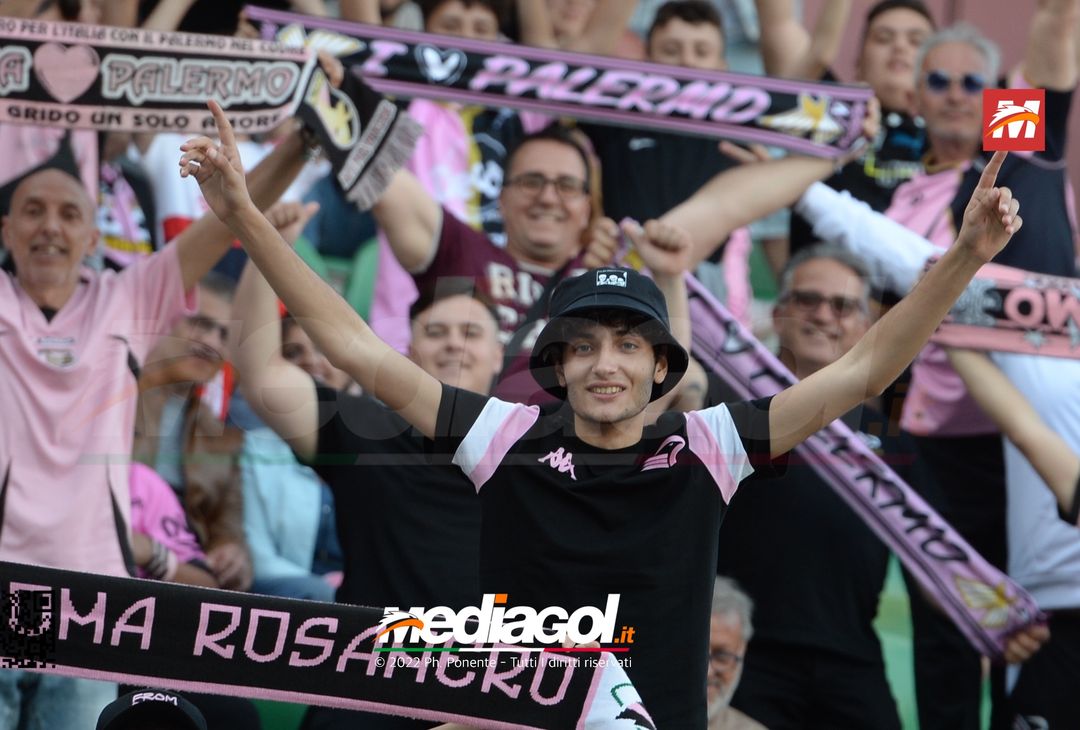 Fototifo, i tifosi allo stadio per Palermo-Virtus Entella 2-2 (gallery) - immagine 51