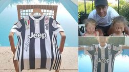 Ronaldo, primo autografo sulla maglia della Juventus a una bimba