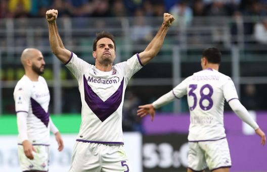 MILAN, ITALY - APRIL 01: Giacomo Bonaventura of ACF Fiorentina celebrates after scoring the opening goal during the Serie A match between FC Internazionale and ACF Fiorentina at Stadio Giuseppe Meazza on April 01, 2023 in Milan, Italy. (Photo by Marco Luzzani/Getty Images) Fiorentina, adesso suona la nona. Ed ora c’è un’identità- immagine 2