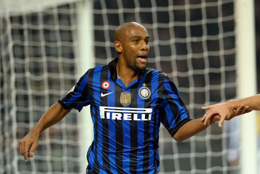 MILAN, ITALY - OCTOBER 29: Maicon of FC Inter Milan celebrates scoring the first goal during the Serie A match between FC Internazionale Milano and Juventus FC at Stadio Giuseppe Meazza on October 29, 2011 in Milan, Italy. (Photo by Claudio Villa/Getty Images) MILAN, ITALY - OCTOBER 29: Maicon of FC Inter Milan celebrates scoring the first goal during the Serie A match between FC Internazionale Milano and Juventus FC at Stadio Giuseppe Meazza on October 29, 2011 in Milan, Italy. (Photo by Claudio Villa/Getty Images)
