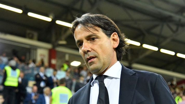 Inter Milan's Italian head coach Simone Inzaghi attends the Italian Serie A football match between Cagliari and Inter on May 15, 2022 at the Sardegna arena in Cagliari. (Photo by Alberto PIZZOLI / AFP) (Photo by ALBERTO PIZZOLI/AFP via Getty Images) Inzaghi: “Futuro? Rimango certamente! Purtroppo la corsa Scudetto è andata male” - immagine 1