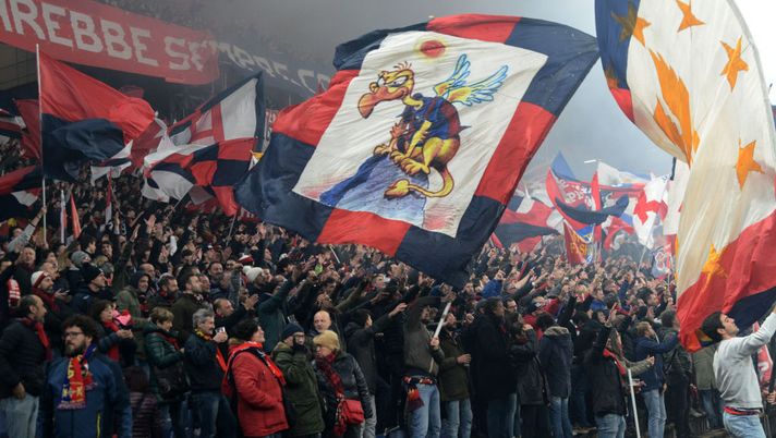GENOA, ITALY - DECEMBER 14: Genoa CFC fans cheer their team during the Serie A match between Genoa CFC and UC Sampdoria at Stadio Luigi Ferraris on December 15, 2019 in Genoa, Italy. (Photo by Paolo Rattini/Getty Images) GENOA, ITALY - DECEMBER 14: Genoa CFC fans cheer their team during the Serie A match between Genoa CFC and UC Sampdoria at Stadio Luigi Ferraris on December 15, 2019 in Genoa, Italy. (Photo by Paolo Rattini/Getty Images)