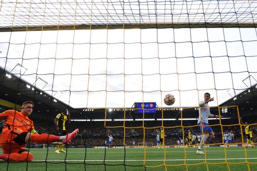 BERN, SWITZERLAND - SEPTEMBER 14: Cristiano Ronaldo of Manchester United scores their side's first goal during the UEFA Champions League group F match between BSC Young Boys and Manchester United at Stadion Wankdorf on September 14, 2021 in Bern, Switzerland. (Photo by Matthias Hangst/Getty Images) BERN, SWITZERLAND - SEPTEMBER 14: Cristiano Ronaldo of Manchester United scores their side's first goal during the UEFA Champions League group F match between BSC Young Boys and Manchester United at Stadion Wankdorf on September 14, 2021 in Bern, Switzerland. (Photo by Matthias Hangst/Getty Images)