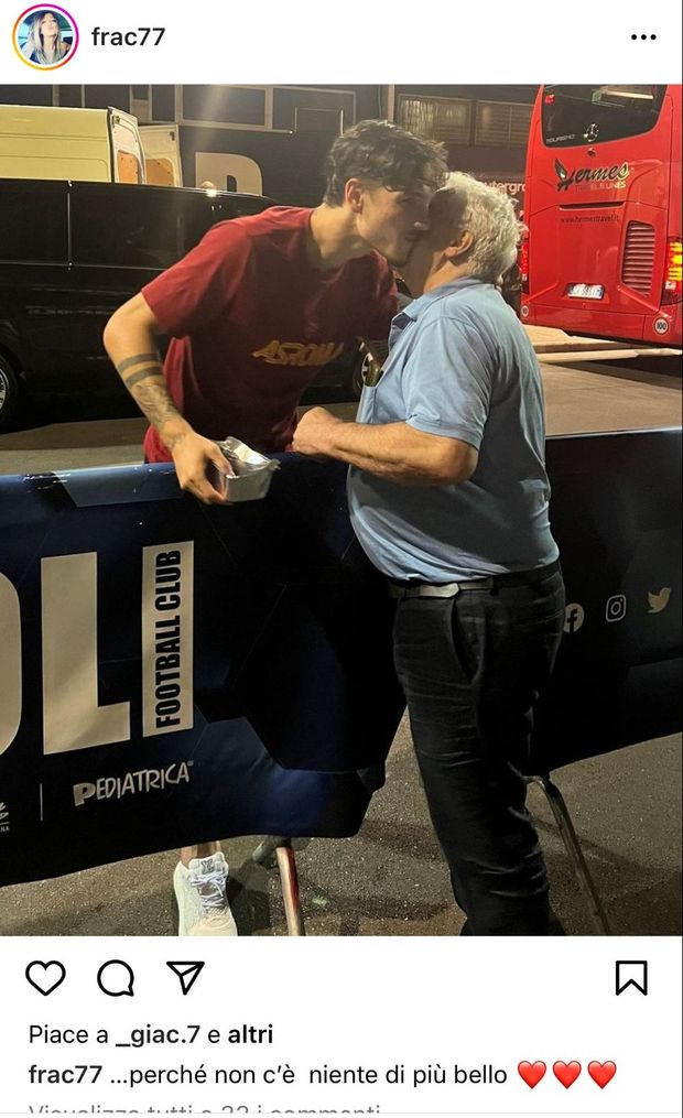 Zaniolo, il bacio del nonno dopo la vittoria. La madre: “Niente di più bello” – FOTO- immagine 2