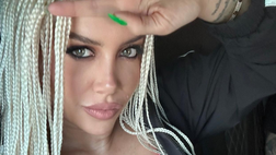 Nuovo look dal Brasile per Wanda Nara. Lady Icardi sfoggia le treccine