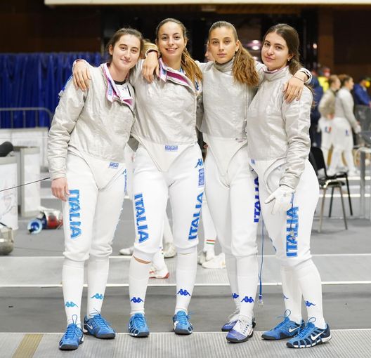 Carlotta Fusetti e Lucia Stefanello, prime due a sinistra Under 20, Europei di scherma: medaglie padovane, oro Molinari e bronzo Fusetti-Stefanello- immagine 2