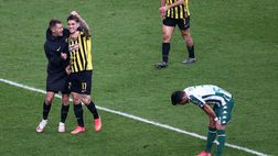Derby di Atene, la traversa trema ancora: ma l’AEK vince di misura con 2 gol annullati…