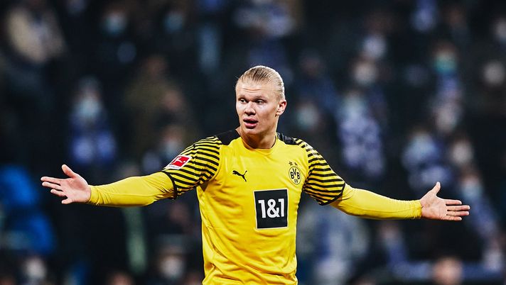 BOCHUM, GERMANY - DECEMBER 11: Erling Haaland of Borussia Dortmund reactsduring the Bundesliga match between VfL Bochum and Borussia Dortmund at Vonovia Ruhrstadion on December 11, 2021 in Bochum, Germany. (Photo by Joosep Martinson/Getty Images) Haaland, Mbappé, Vlahovic: destini incrociati. Il norvegese: “Giocherò in Spagna” - immagine 1