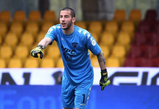 BENEVENTO, ITALY - APRIL 03: Lorenzo Montipò of Benevento during the Serie A match between Benevento Calcio and Parma Calcio at Stadio Ciro Vigorito on April 03, 2021 in Benevento, Italy. (Photo by Maurizio Lagana/Getty Images) BENEVENTO, ITALY - APRIL 03: Lorenzo Montipò of Benevento during the Serie A match between Benevento Calcio and Parma Calcio at Stadio Ciro Vigorito on April 03, 2021 in Benevento, Italy. (Photo by Maurizio Lagana/Getty Images)