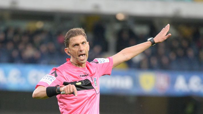 VERONA, ITALY - APRIL 04: Referee Paolo Tagliavento reacts during the serie A match between AC Chievo Verona and US Sassuolo at Stadio Marc'Antonio Bentegodi on April 4, 2018 in Verona, Italy. (Photo by Dino Panato/Getty Images) VERONA, ITALY - APRIL 04: Referee Paolo Tagliavento reacts during the serie A match between AC Chievo Verona and US Sassuolo at Stadio Marc'Antonio Bentegodi on April 4, 2018 in Verona, Italy. (Photo by Dino Panato/Getty Images)