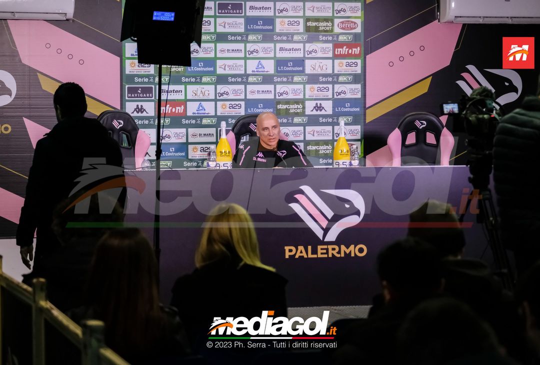 FOTO PALERMO, verso il l’Ascoli: Mister Eugenio Corini in sala stampa (Gallery) - immagine 12