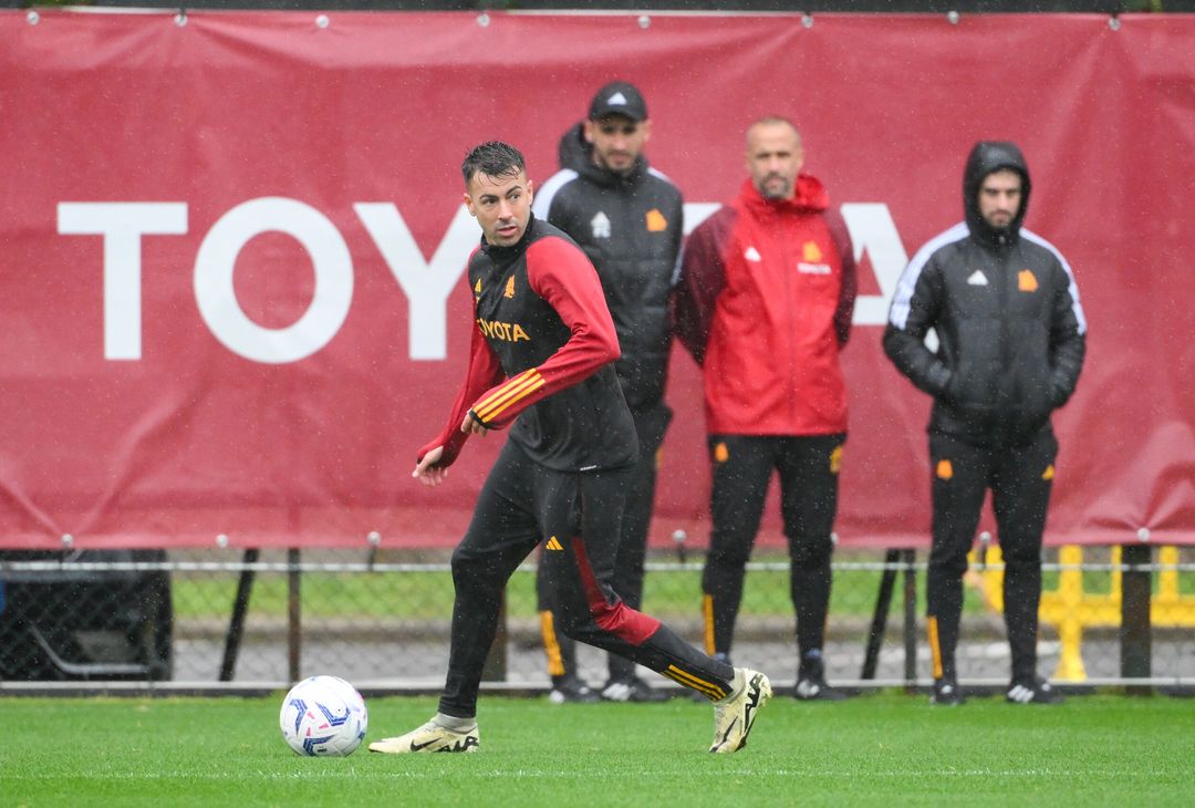 Roma, la ripresa degli allenamenti sotto la pioggia a Trigoria – FOTOGALLERY - immagine 45