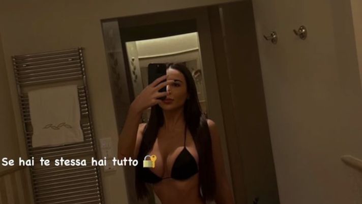 Marialuisa Jacobelli, il bikini è da paura: fisico perfetto per la showgirl - immagine 1