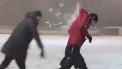 Rubin Kazan, il Mister carica i giocatori: beccatevi questa palla di neve!