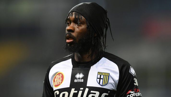 PARMA, ITALY - DECEMBER 16: Gervinho of Parma Calcio looks on during the Serie A match between Parma Calcio and Cagliari Calcio at Stadio Ennio Tardini on December 16, 2020 in Parma, Italy. (Photo by Alessandro Sabattini/Getty Images) Dieci brutte notizie per la prossima al fantacalcio: Gervinho e le assenze di Lazio e Milan- immagine 1
