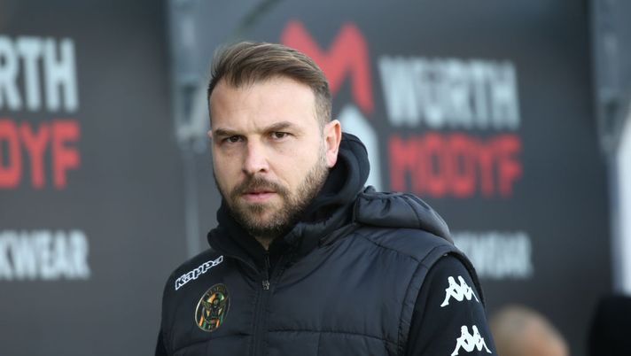 VENICE, ITALY - MARCH 06: Head coach of Venezia Paolo Zanetti during the Serie A match between Venezia FC and US Sassuolo at Stadio Pier Luigi Penzo on March 06, 2022 in Venice, Italy. (Photo by Maurizio Lagana/Getty Images) Venezia, Zanetti: “Dobbiamo pensare a noi presentandoci affamati” - immagine 1