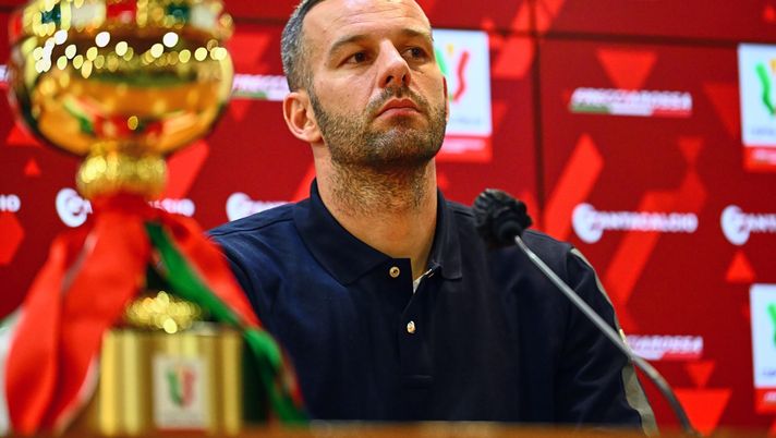 ROMA, ITALY - MAY 10: Samir Handanovic of FC Internazionale speaks with the media during the press conference to present the Final Coppa Italia match between FC Juventus and FC Internazionale Milan at Stadio Olimpico on May 10, 2022 in Rome, Italy. (Photo by Mattia Ozbot - Inter/Inter via Getty Images) Inter, il titolare all’inizio sarà Handanovic: “Ma ecco quando Onana lo sostituirà” - immagine 1
