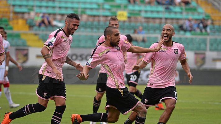 PALERMO, ITALY - SEPTEMBER 22:  Giuseppe Bellusci of Palermo celebrates after scoring the opening goal during the Serie B match between Palermo and Perugia at Stadio Renzo Barbera on September 22, 2018 in Palermo, Italy.  (Photo by Tullio M. Puglia/Getty Images)  PALERMO, ITALY - SEPTEMBER 22:  Giuseppe Bellusci of Palermo celebrates after scoring the opening goal during the Serie B match between Palermo and Perugia at Stadio Renzo Barbera on September 22, 2018 in Palermo, Italy.  (Photo by Tullio M. Puglia/Getty Images)