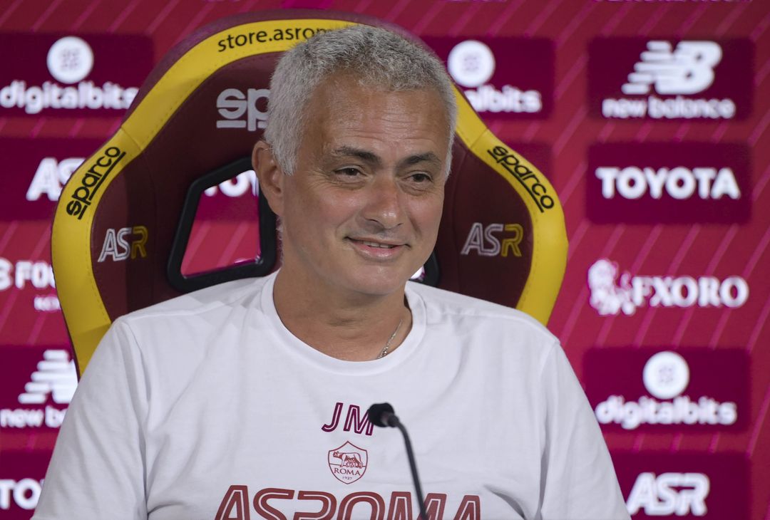 Roma, la conferenza stampa di Mourinho prima della Juventus – FOTO GALLERY - immagine 16