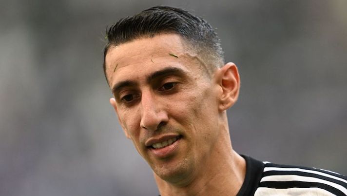 Argentina's midfielder #11 Angel Di Maria reacts during the Qatar 2022 World Cup Group C football match between Argentina and Saudi Arabia at the Lusail Stadium in Lusail, north of Doha on November 22, 2022. (Photo by Kirill KUDRYAVTSEV / AFP) (Photo by KIRILL KUDRYAVTSEV/AFP via Getty Images) Di Maria nella flop 11 Gazzetta: “Troppo simile a quello della Juve, è un fantasma” - immagine 1