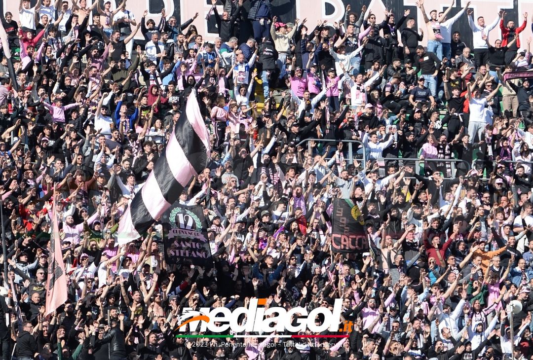 FOTOTIFO Palermo-Frosinone 1-1, i tifosi allo Stadio “Renzo Barbera” (Gallery) - immagine 64
