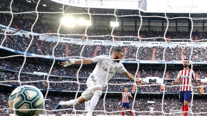 MADRID, SPAIN - FEBRUARY 01: Karim Benzema of Real Madrid celebrates after scoring his team's first goal during the La Liga match between Real Madrid CF and Club Atletico de Madrid at Estadio Santiago Bernabeu on February 01, 2020 in Madrid, Spain. (Photo by Angel Martinez/Getty Images) MADRID, SPAIN - FEBRUARY 01: Karim Benzema of Real Madrid celebrates after scoring his team's first goal during the La Liga match between Real Madrid CF and Club Atletico de Madrid at Estadio Santiago Bernabeu on February 01, 2020 in Madrid, Spain. (Photo by Angel Martinez/Getty Images)