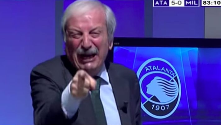 Tiziano Crudeli in lacrime dopo la sconfitta del Milan per 0-5 contro l'Atalanta 