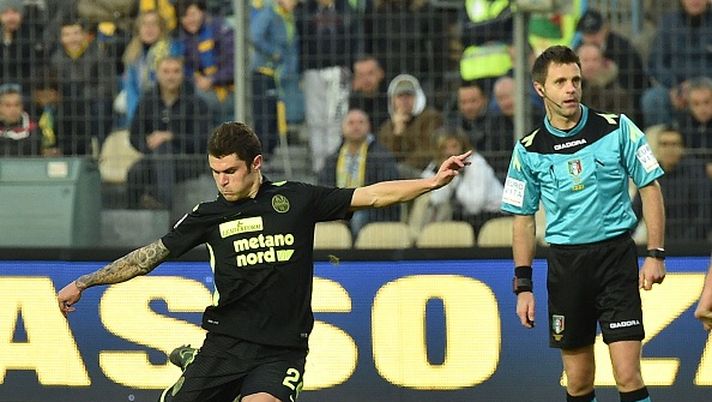 Hellas Verona: Federico Viviani operato alla caviglia destra, incerti i tempi di recupero Hellas Verona: Federico Viviani operato alla caviglia destra, incerti i tempi di recupero