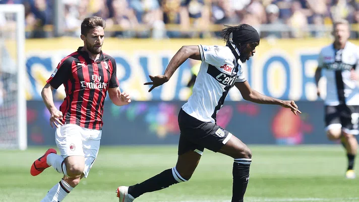 20 aprile 2019, Parma-Milan 1-1: Fabio Borini contro Gervinho (credits: GETTY Images)