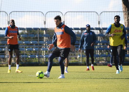 Foto SSCN Verso Napoli-Roma, Juan Jesus torna in gruppo: le condizioni di Kvaratskhelia- immagine 2