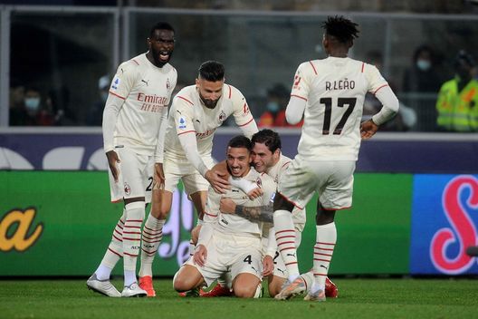 Bennacer esulta dopo il gol segnato al Bologna. TOP E FLOP | Chi sale e chi scende dalla sfida contro il Bologna- immagine 2