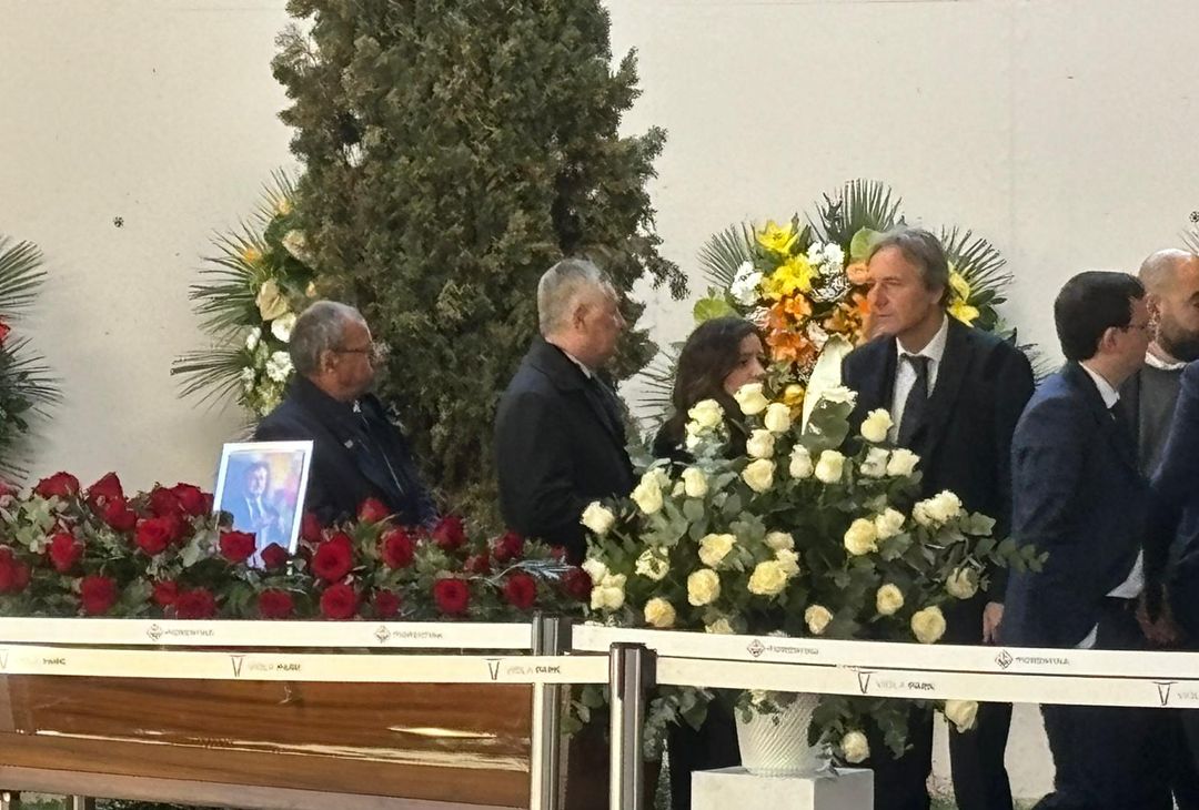 GALLERY VN – La camera ardente per Joe Barone. Tra i presenti Marotta e DeLa - immagine 4